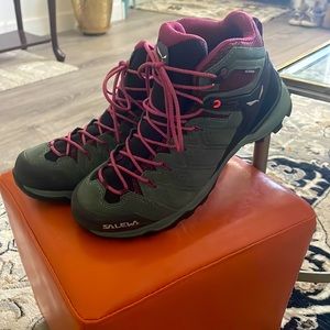 Women's Salewa Alp Mate Mid Waterproof Hiking Boots